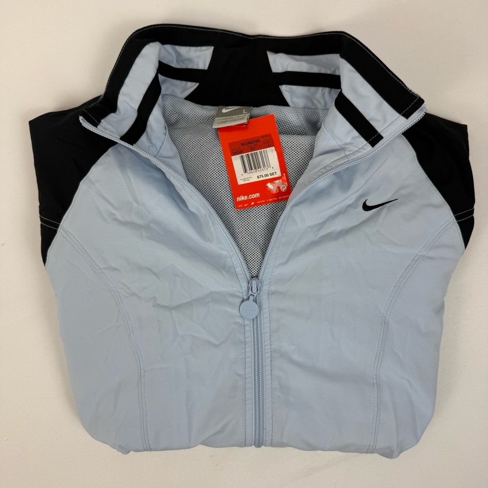NEW Nike Windbreaker Jacket Size Large Women’s Blue‎ Lightweight Style 245526
